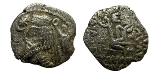 100   -  REYES DE PARTIA.  Dracma  Phraatakes. Circa 2 a. C.-4 d. C. ( Sellwood 56.7) Ceca Mithradatkart.