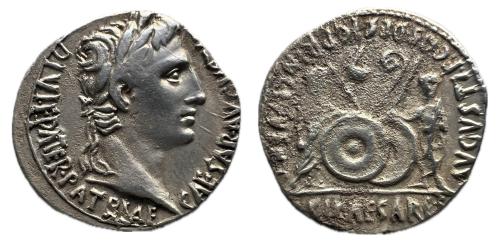 220   -  Augusto. Denario. 2 a.C - 4 d.C. Lugdunum. (Ric-I 208).