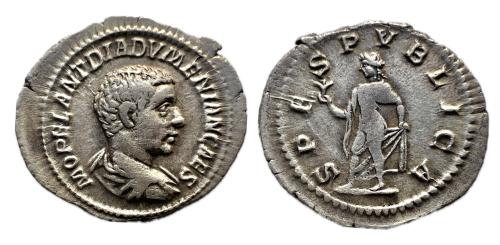 325   -  Diadumeniano. Denario. 217-218 d.C. Roma. (Ric-IV 116). (Bmcre-94). (Rsc-21).