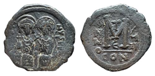 446   -  Justino II con Sophia. Follis. Año 3 = 567/568 d.C.