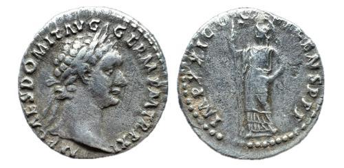 145   -  Domiciano. Denario 81-96 d. C. Roma  (BMC 207; Cohen 278; RIC 742.)