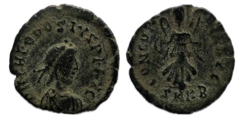 238   -  Teodosio II. . 402-450 d.C. Nicomedia ( RIC 437; LRBC 2602. ).