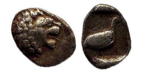 9 - Caria. Mylasa. Tetartemorion. 420-390 a. C. (HN en línea 1997; SNG Kayhan 941 var.)